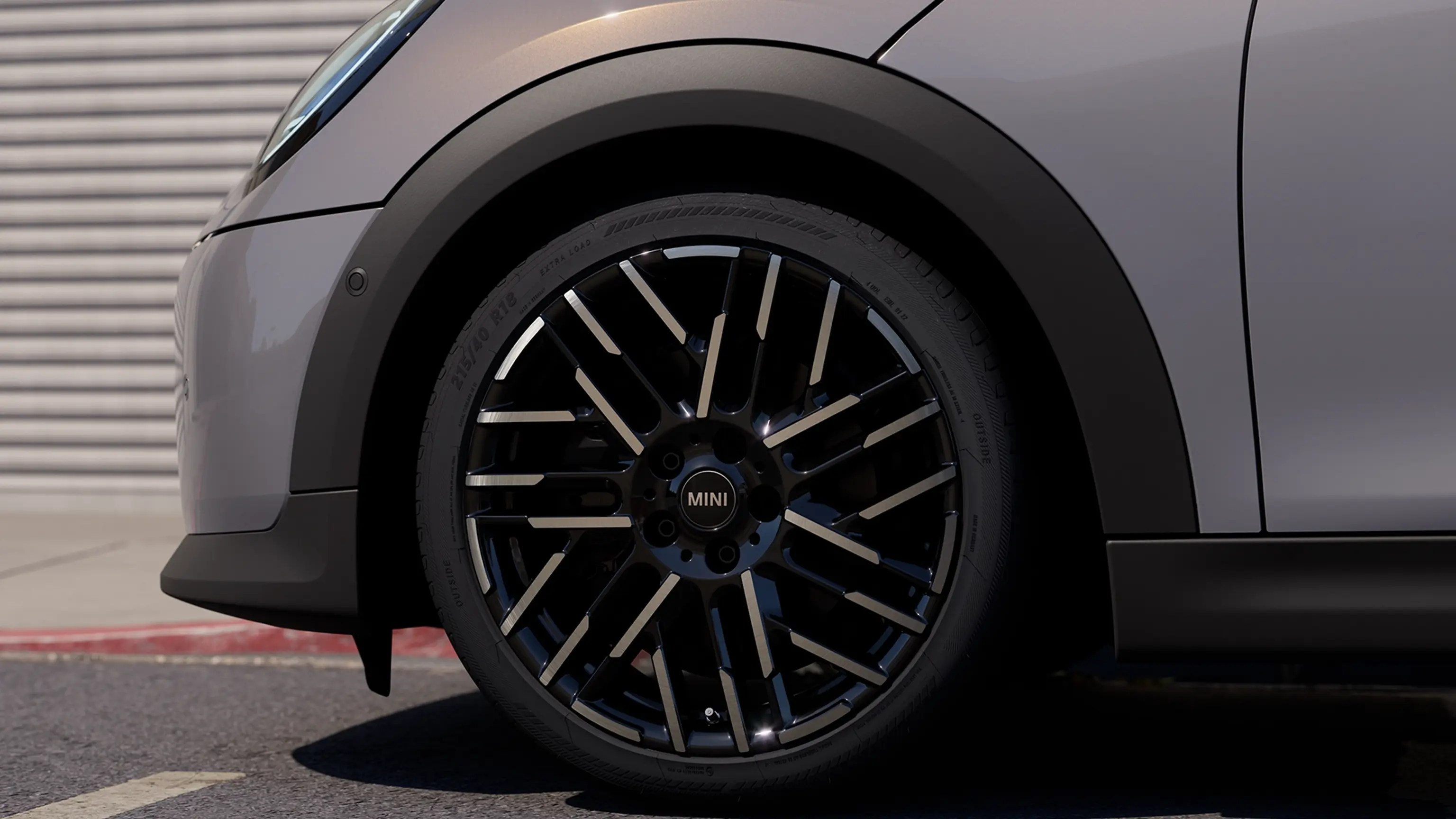 MINI Cabrio – utvändiga höjdpunkter – närbild på fälg