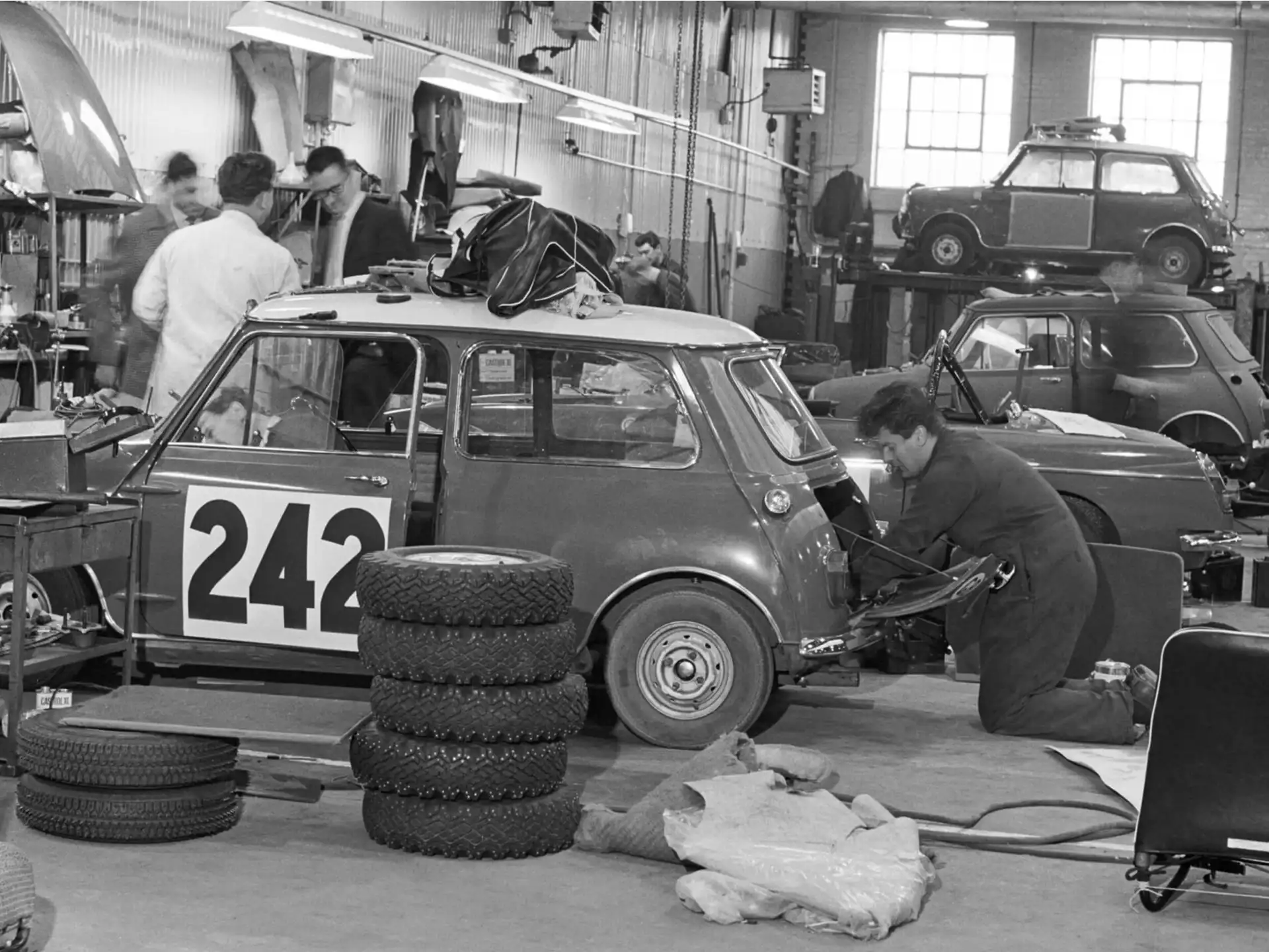 MINI John Cooper Works – en gammal MINI på verkstaden