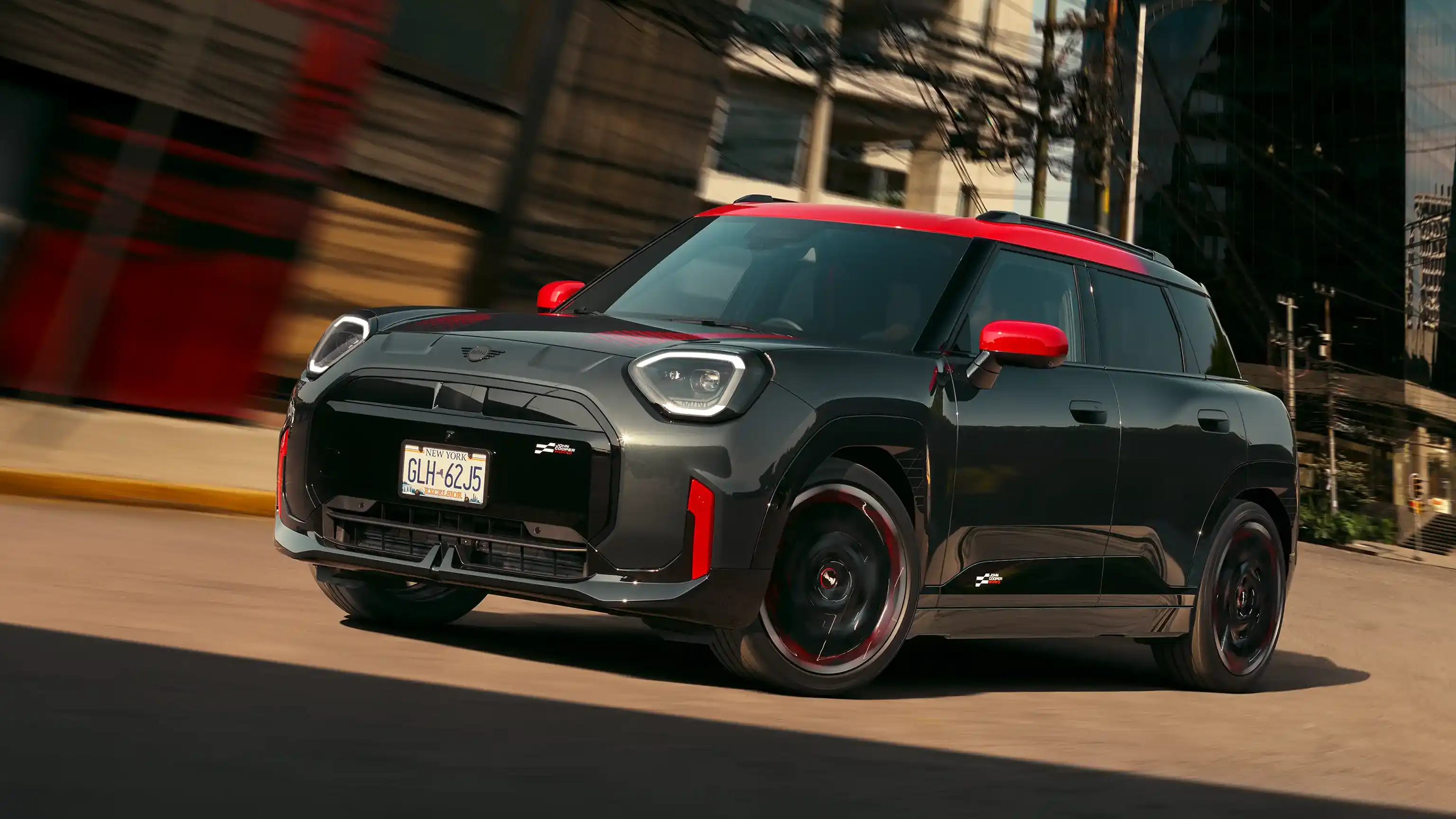 MINI John Cooper Works – J05 JCW sedd från sidan