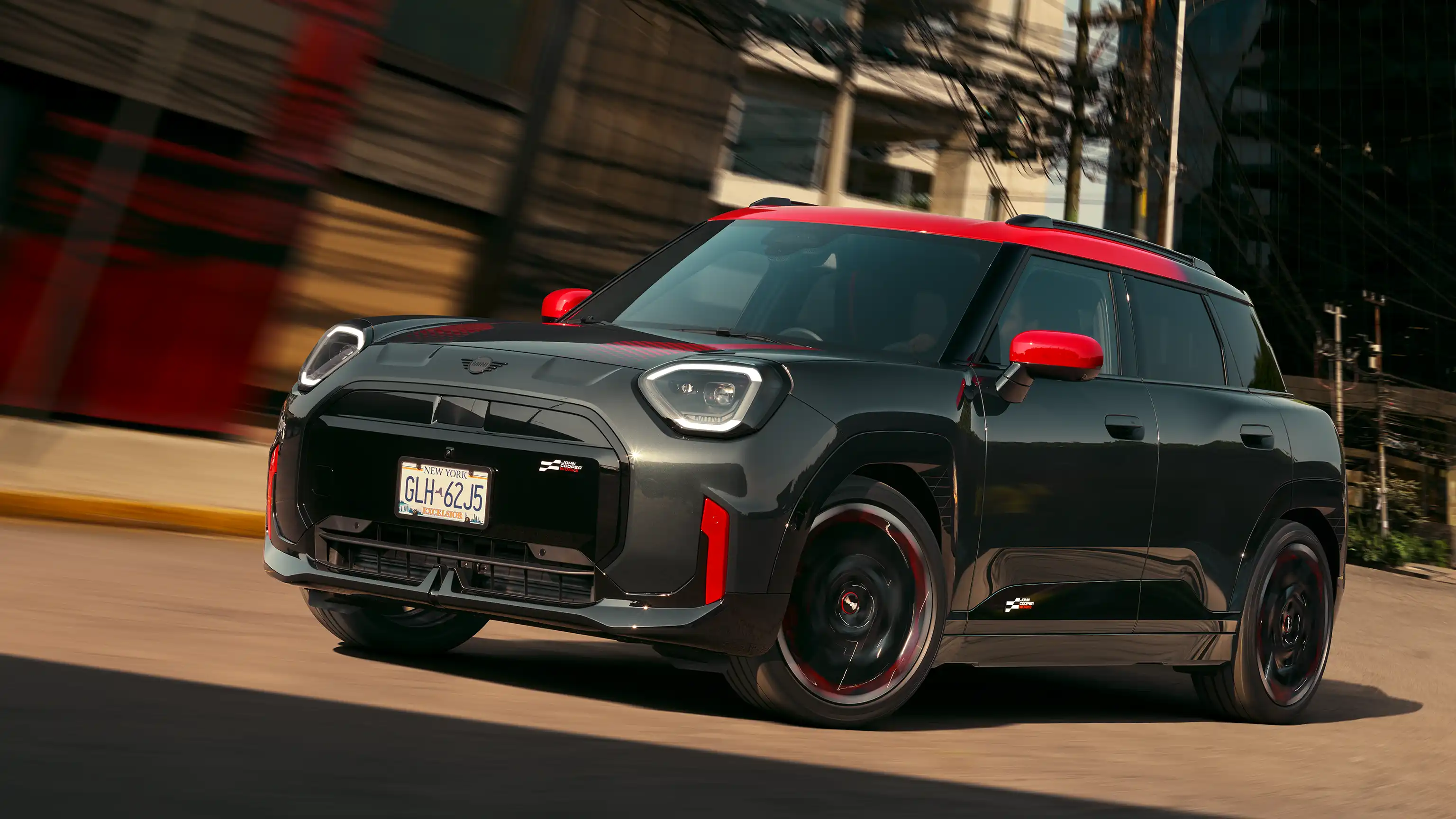 MINI John Cooper Works – J05 JCW sedd från sidan