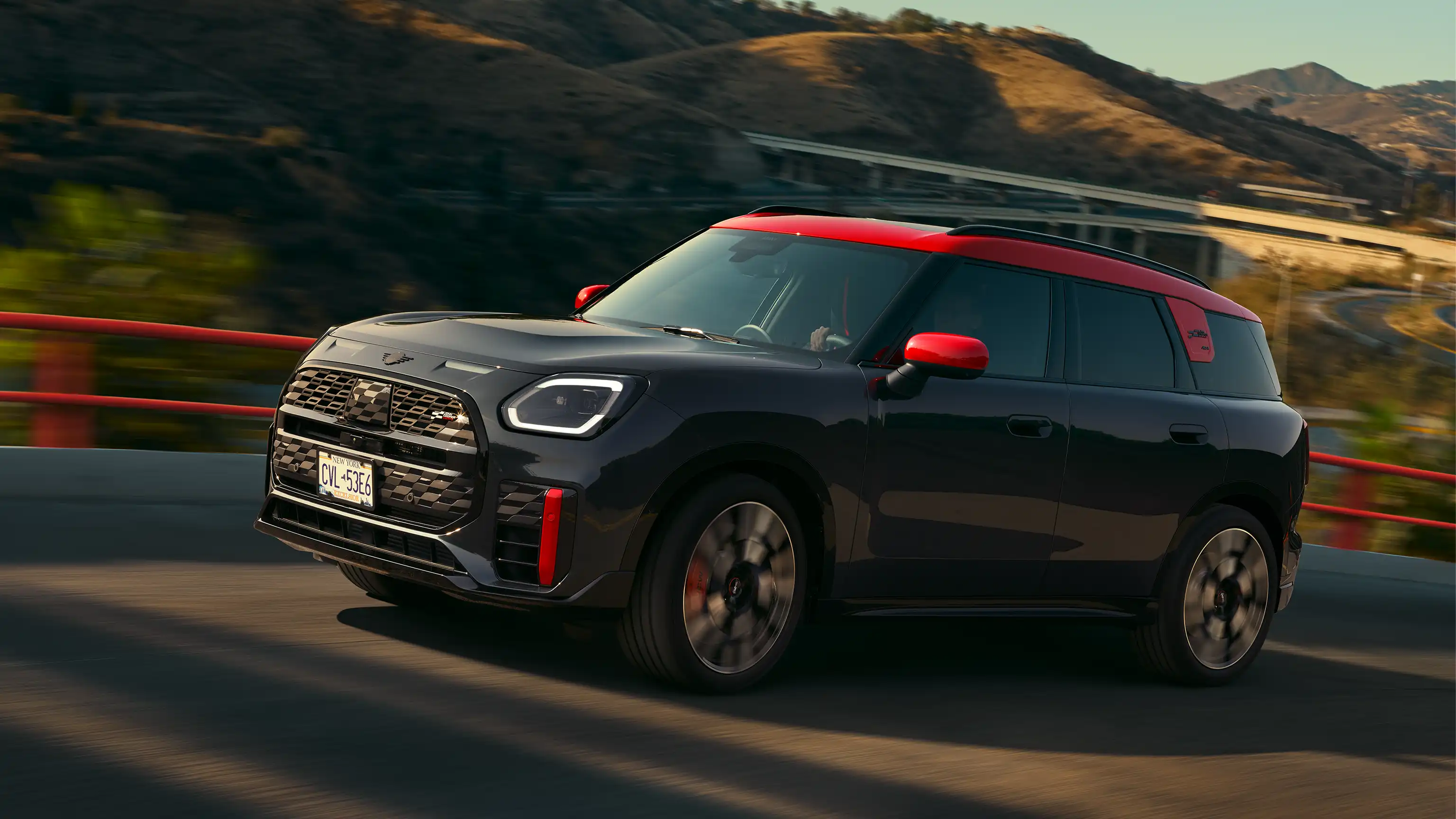 MINI John Cooper Works – U25 JCW sedd från sidan