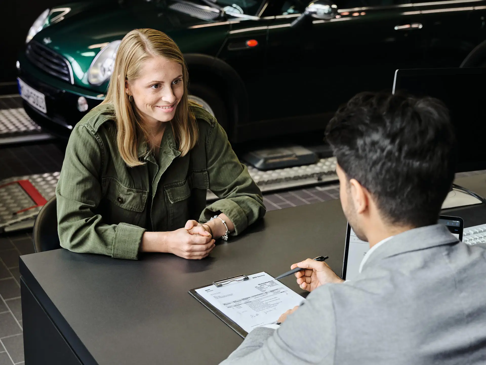 Boka tid för service.