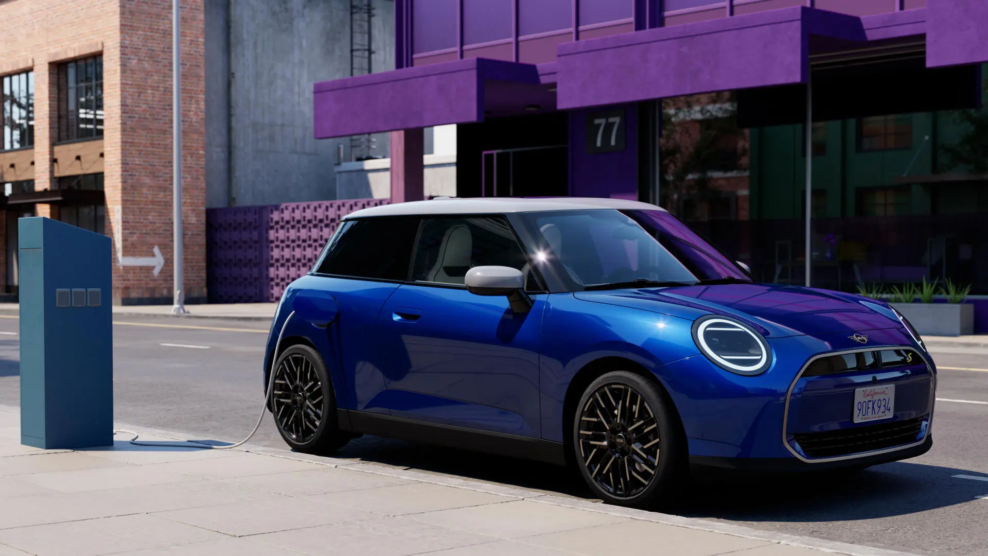 MINI Cooper vid laddningsstation.