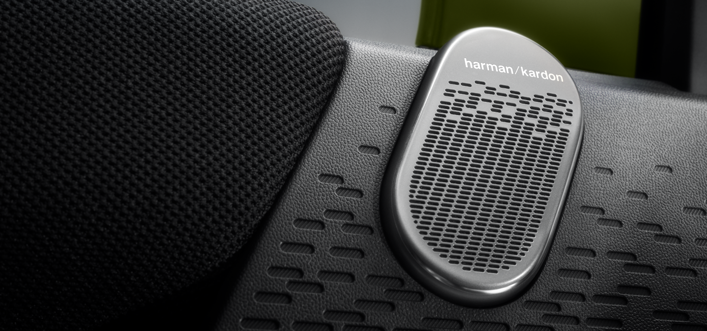 Detaljbild av MINI Paul Smith Harman Kardon ljudsystem