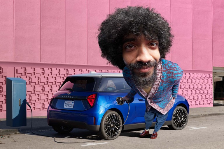 MINI Cooper SE – laddning – publik laddning