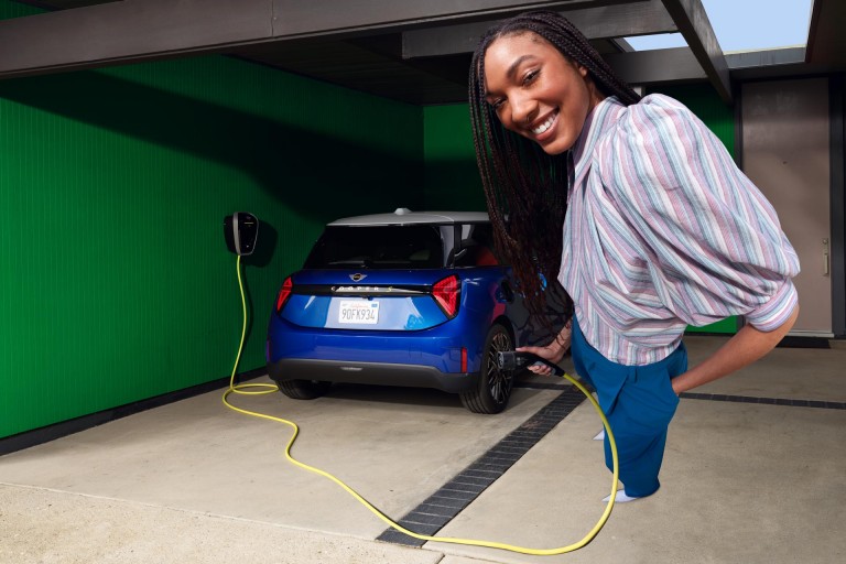MINI Cooper SE – laddning – laddning hemma
