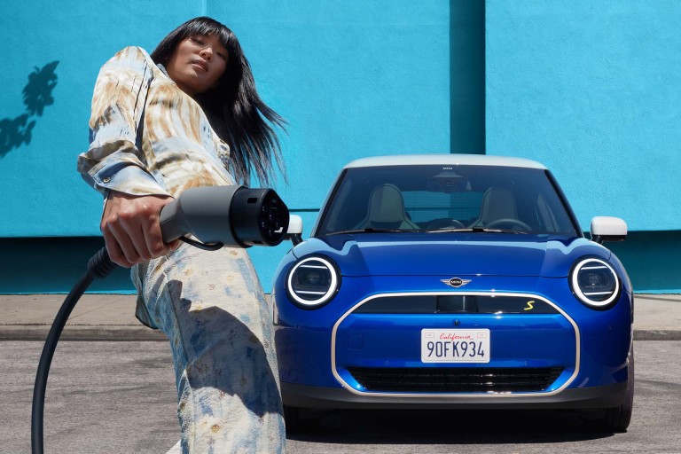 MINI Cooper SE – laddning – laddning på arbetsplatsen