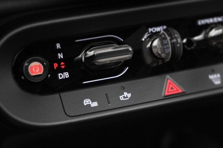 MINI Cooper SE – interiör – reglagelist