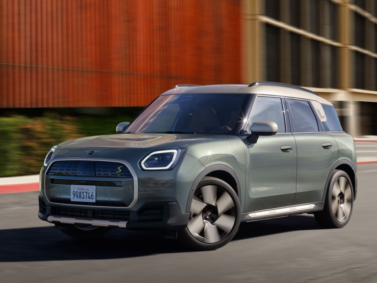 MINI Countryman Electric – körupplevelse – förarassistans
