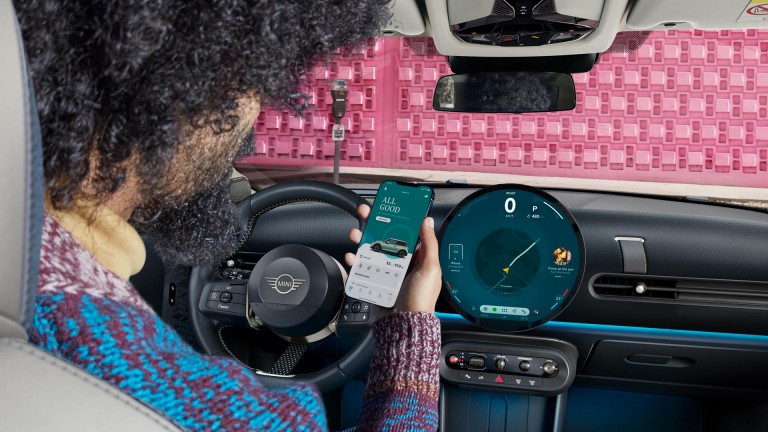 MINI Cooper 3-dörrar - digital upplevelse - mini app