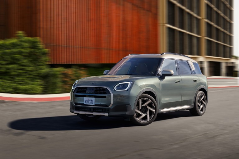 MINI Countryman – digital upplevelse – sedd från sidan