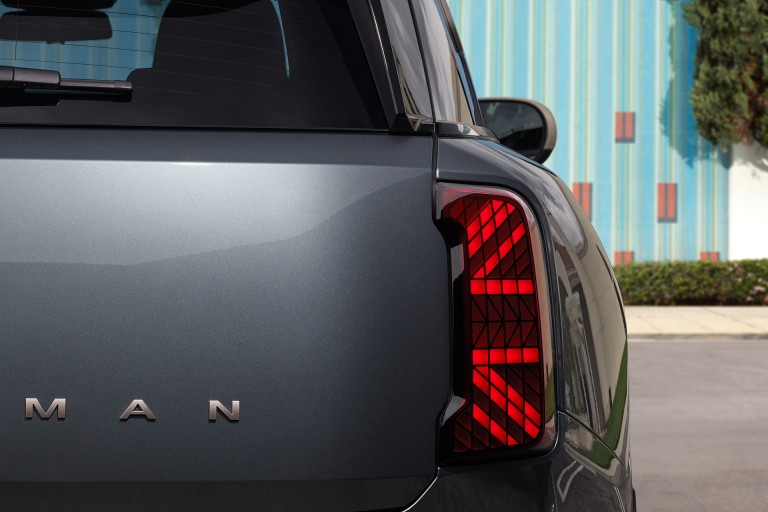 MINI Countryman – utrymme och flexibilitet – sedd bakifrån